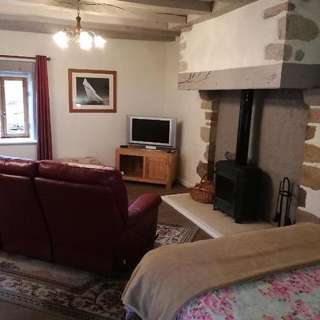 Chez Pastuso Bed & Breakfast Brigueuil-le-Chantre Exterior photo